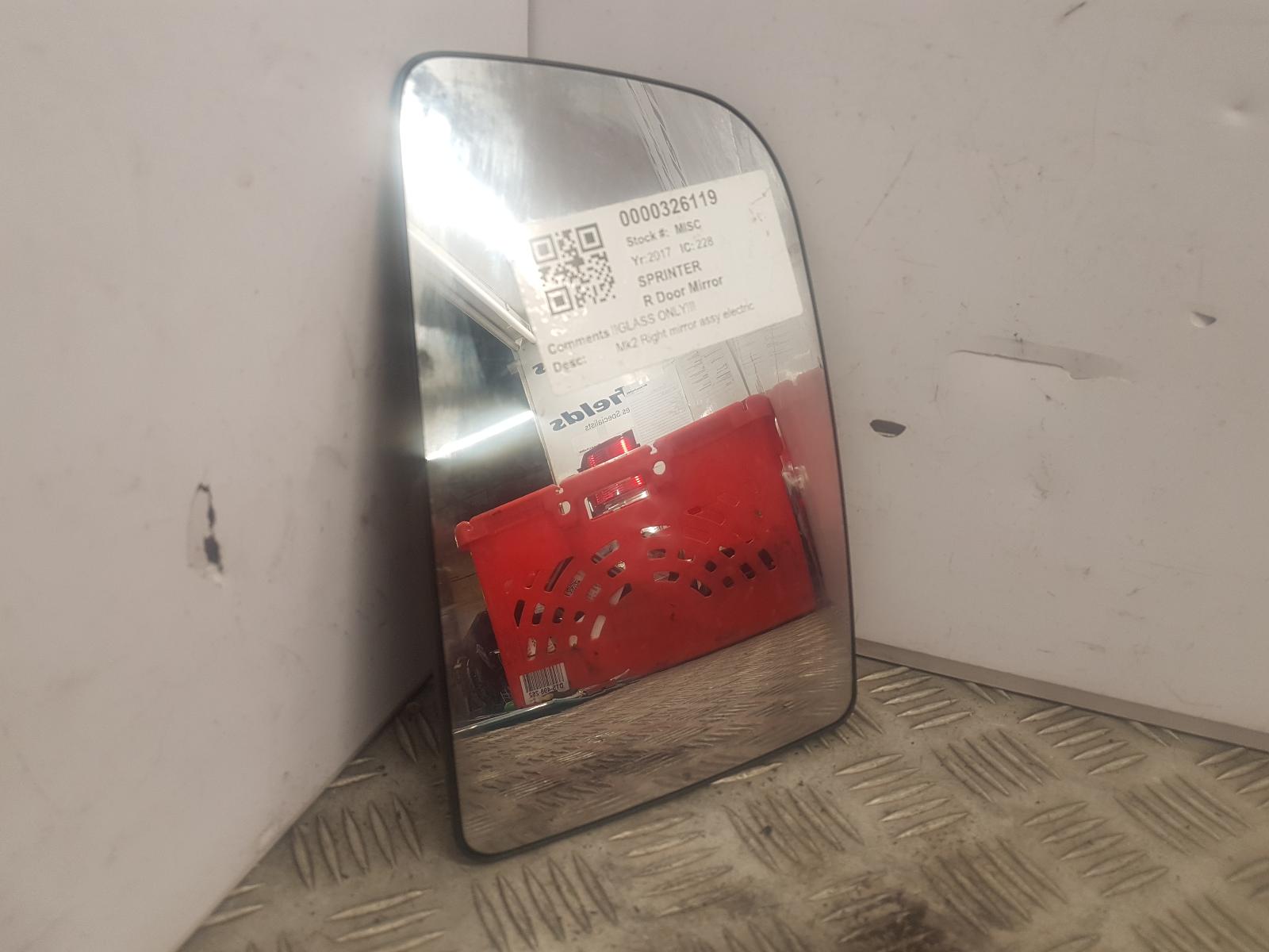 View Auto part R Door Mirror Mercedes Sprinter 2017