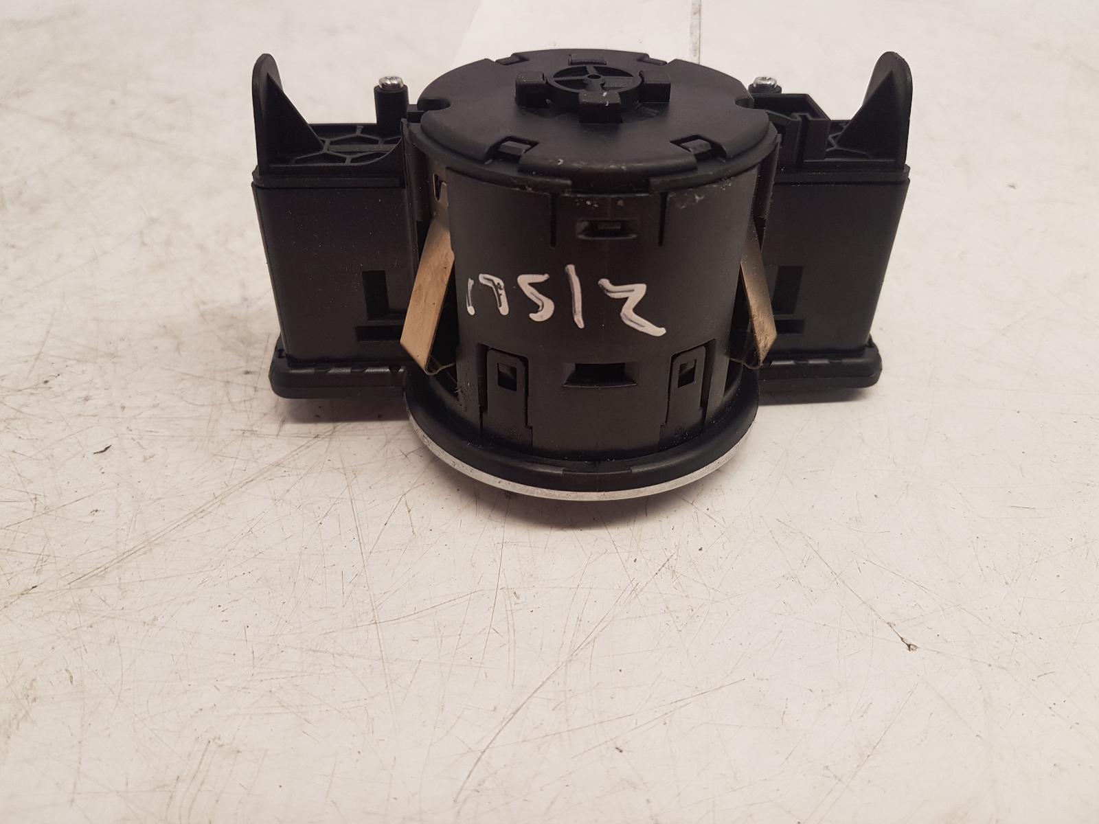 View Auto part Headlight Switch Mercedes C Class 2010