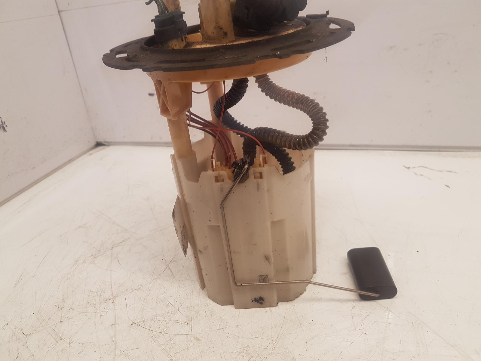 View Auto part Fuel Sending Unit Mercedes Sprinter 2018