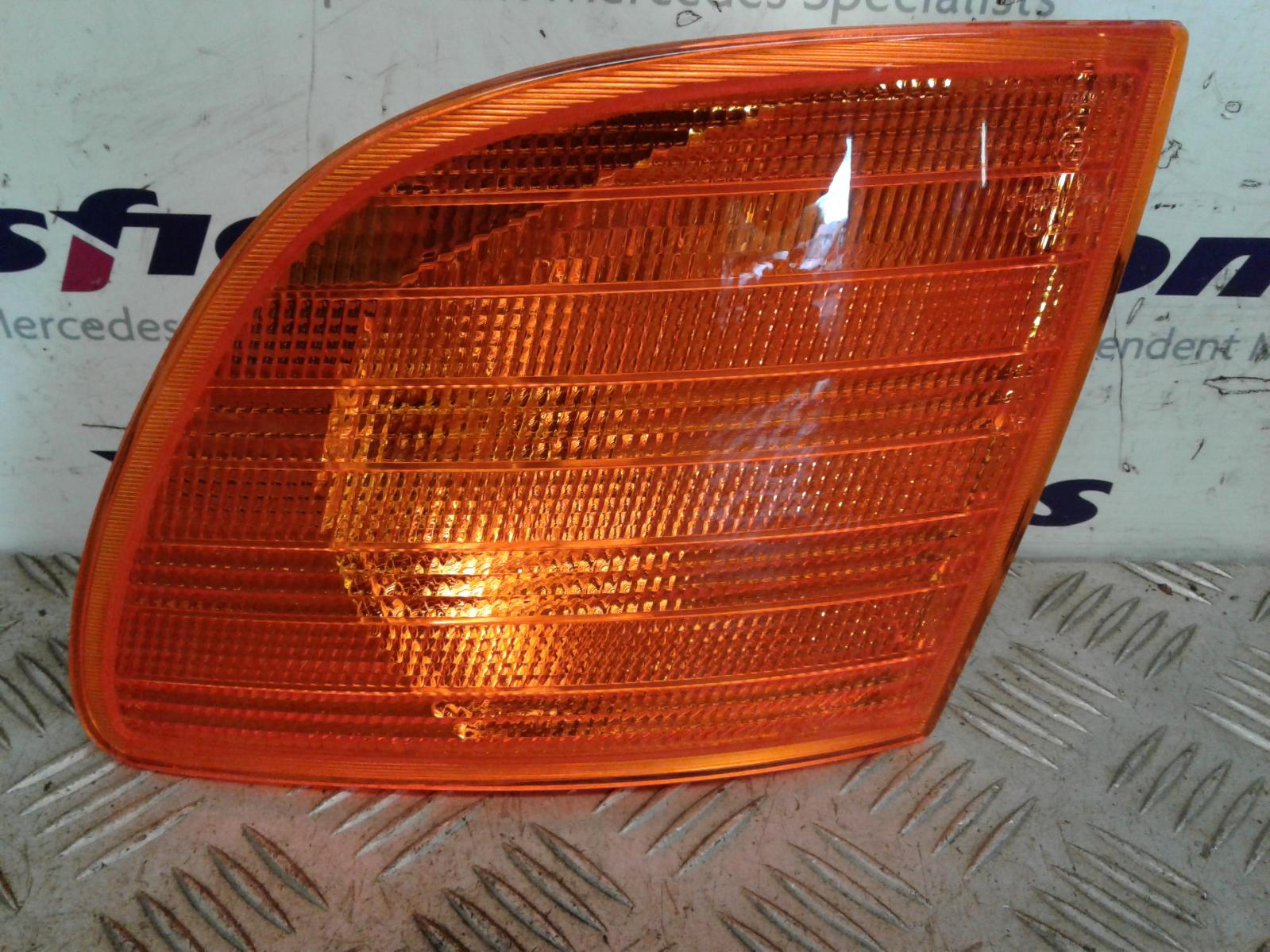 View Auto part L Indicator Light Mercedes Vito 1900