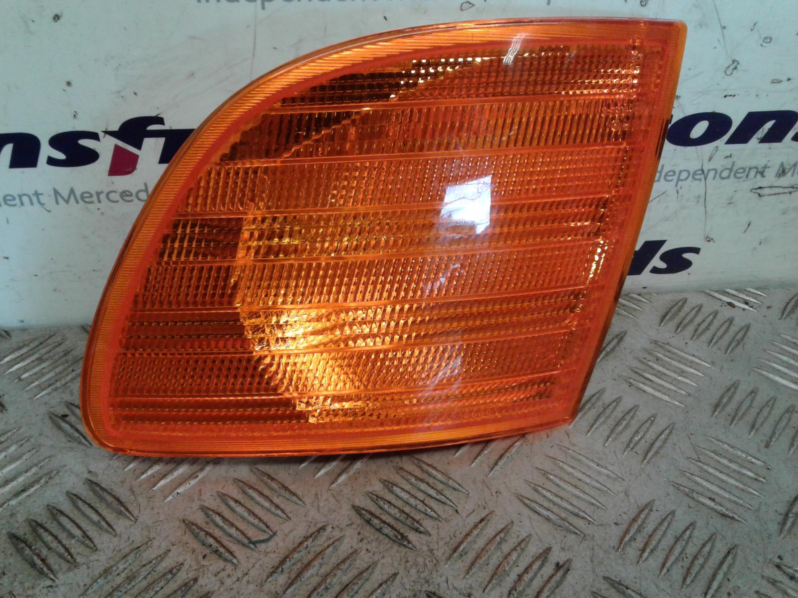 View Auto part L Indicator Light Mercedes Vito 1900