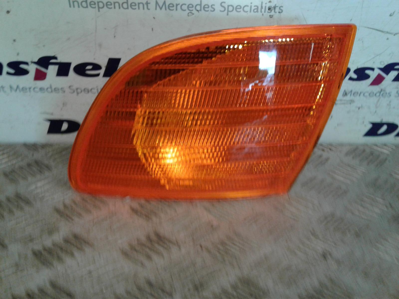 View Auto part L Indicator Light Mercedes Vito 1900