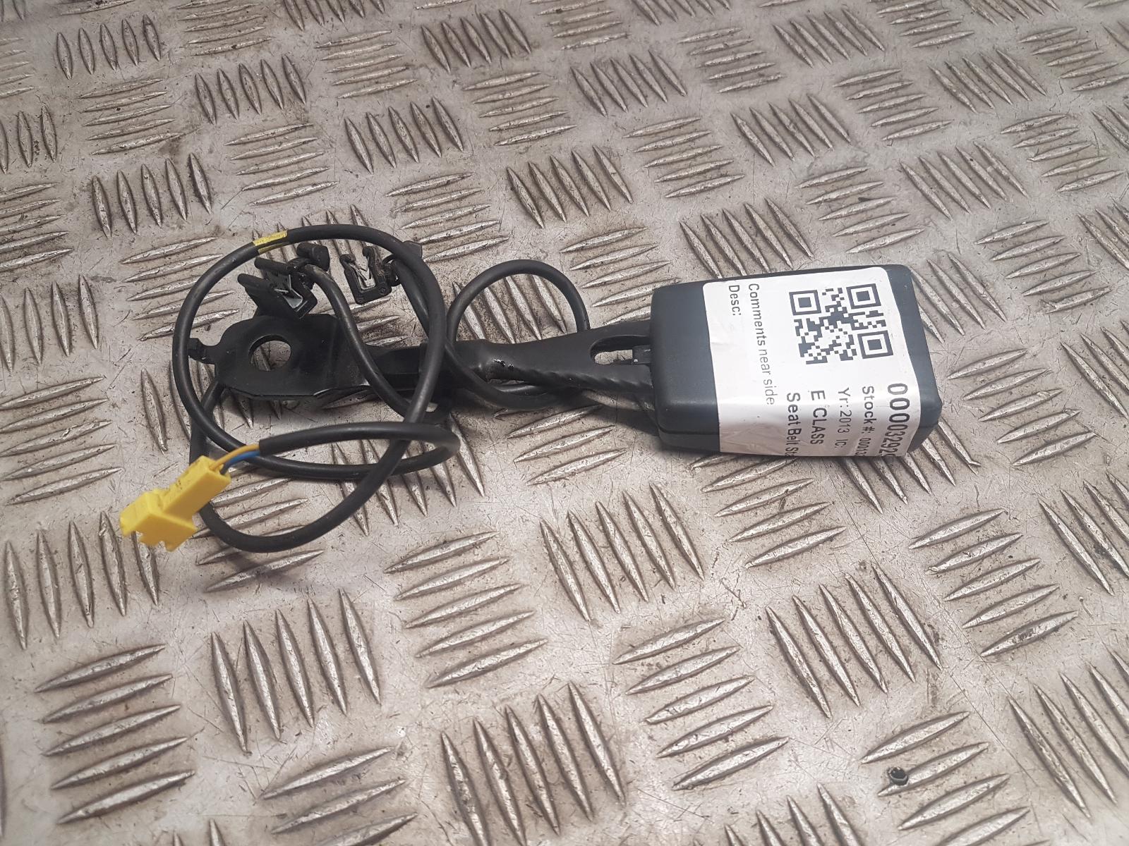 View Auto part Seat Belt Mercedes E Class 2013