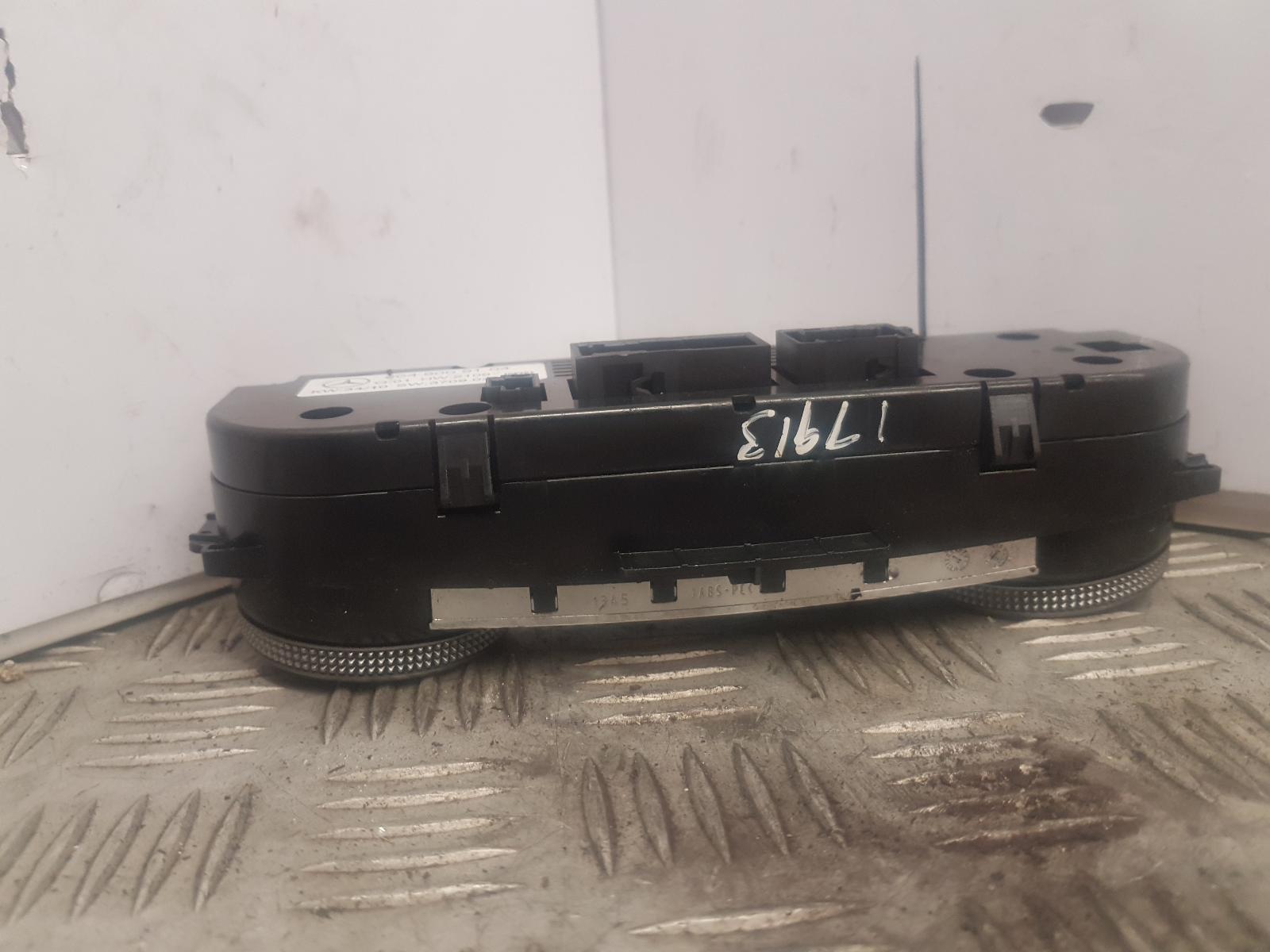 View Auto part Heater/AC Controller Mercedes C Class 2010