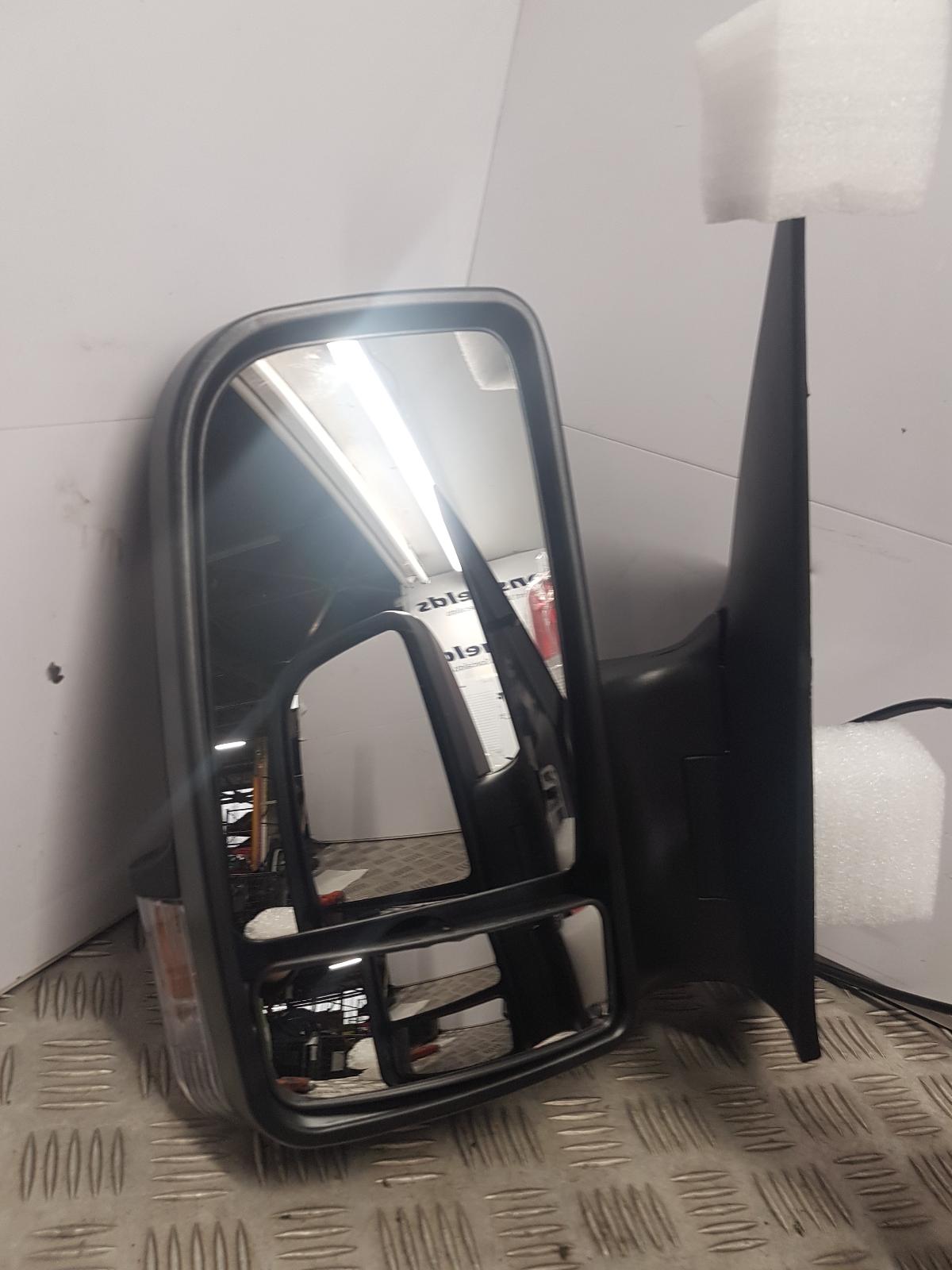 View Auto part L Door Mirror Mercedes Sprinter 2017