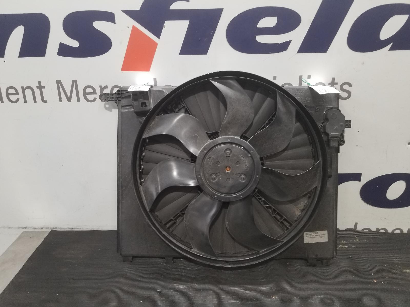 View Auto part Engine Cooling Motor Mercedes C Class 2015