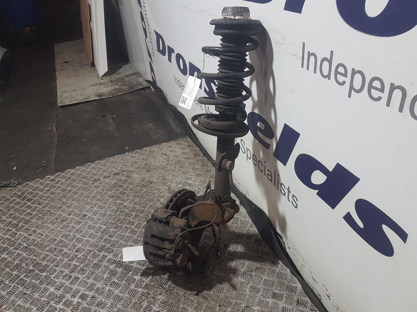 2021 Mercedes Sprinter RF Hub/Stub Axle Assembly View Auto part RF Hub/Stub Axle Assembly Mercedes Sprinter 2021