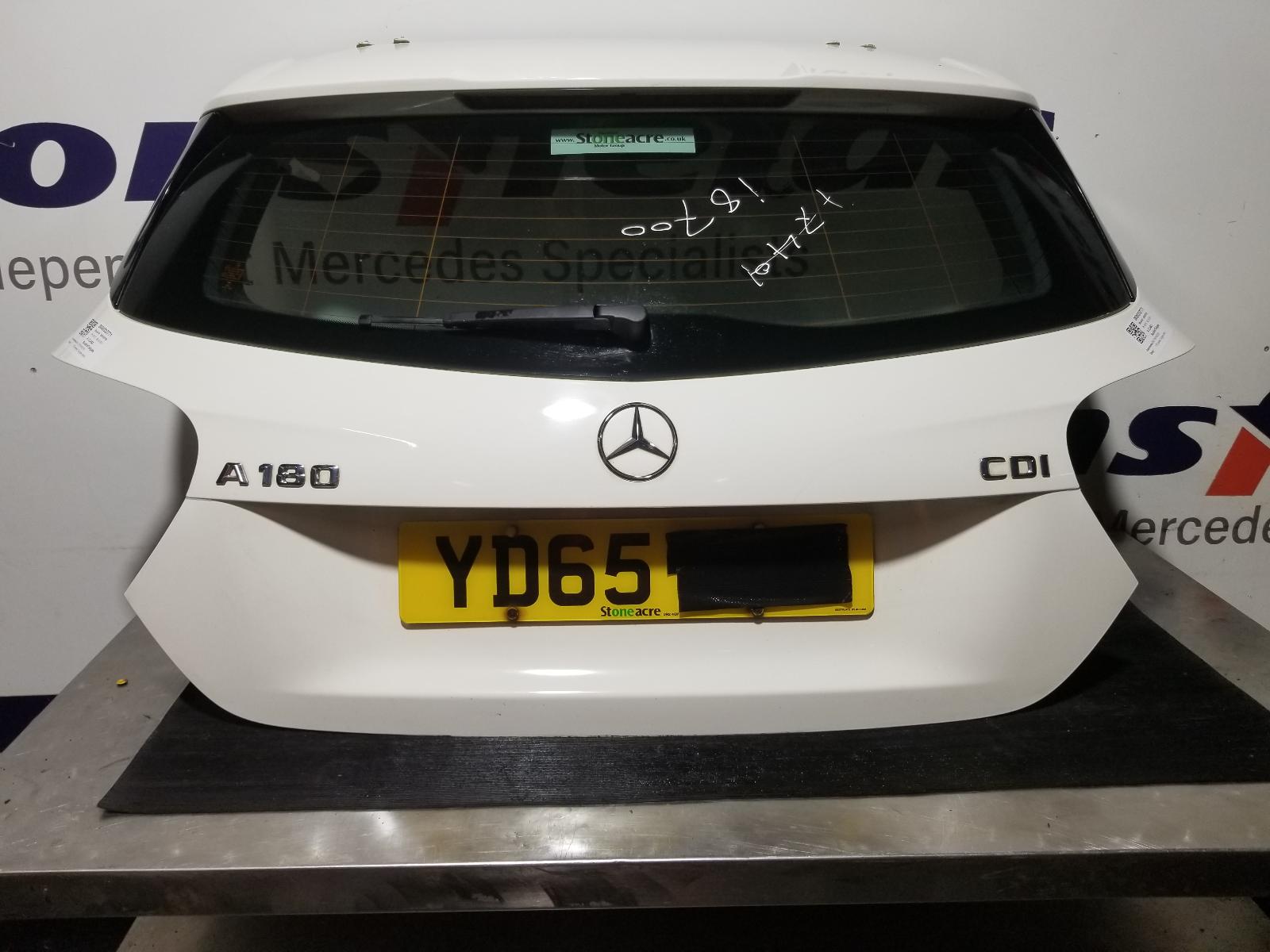 View Auto part Bootlid/Tailgate Mercedes A Class 2015