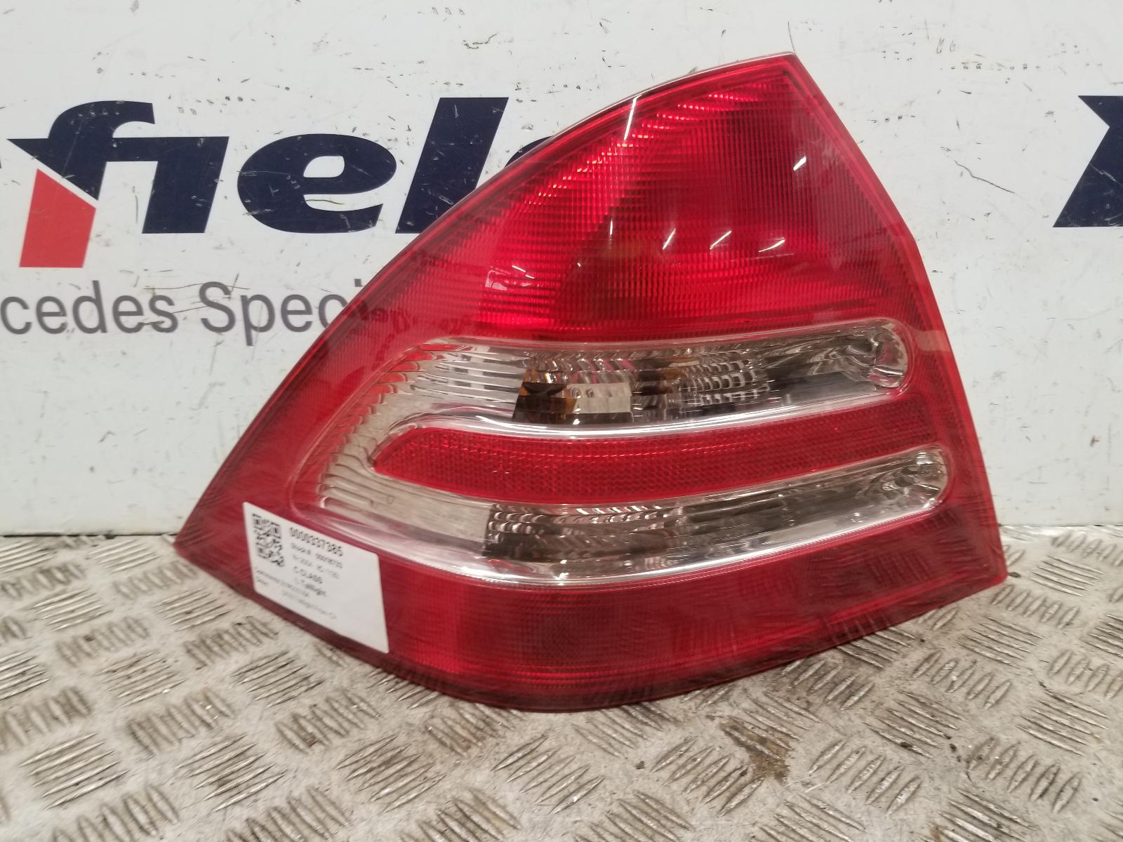 View Auto part L Taillight Mercedes C Class 2004