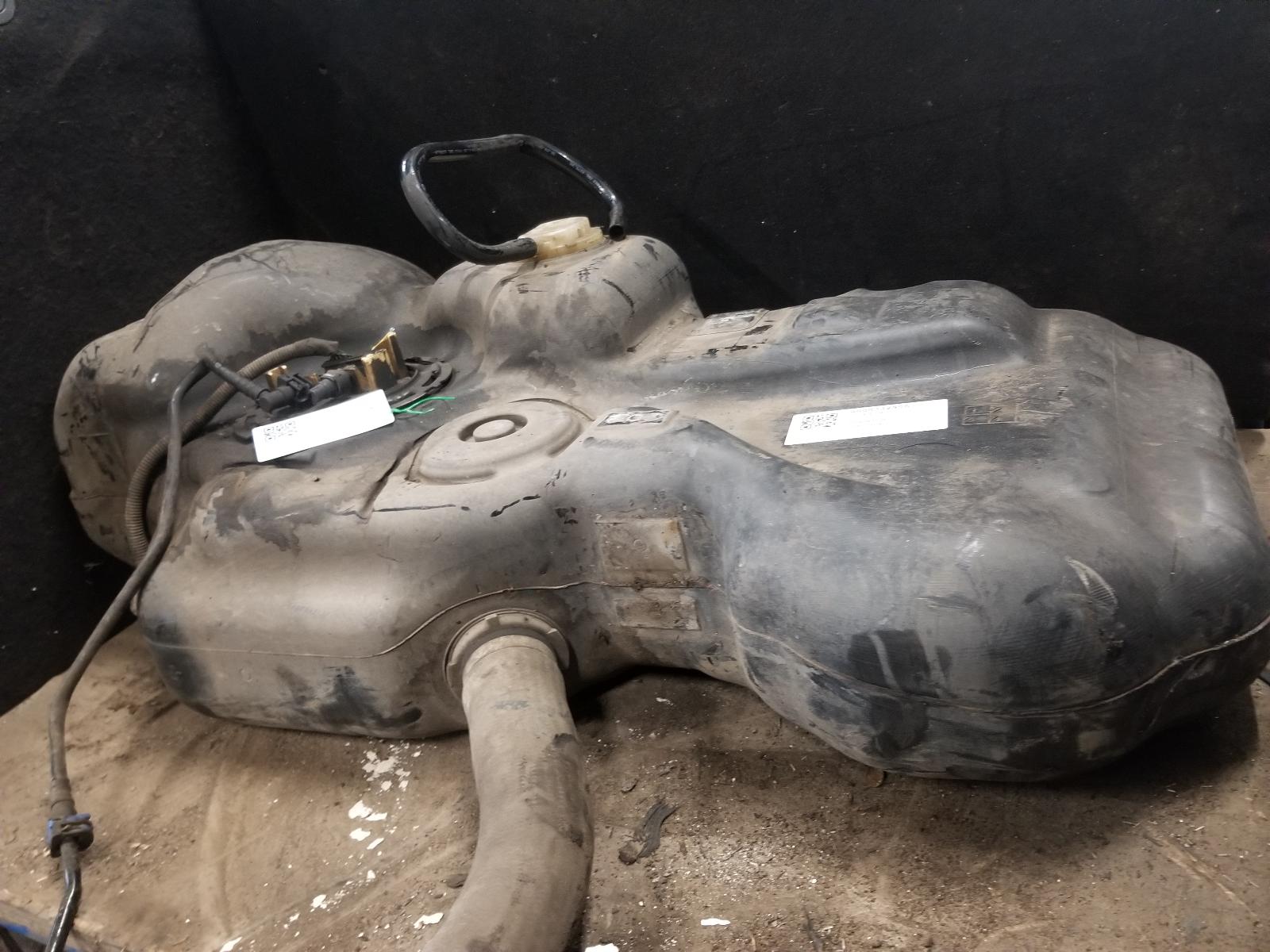 View Auto part Fuel Tank Mercedes Sprinter 2021