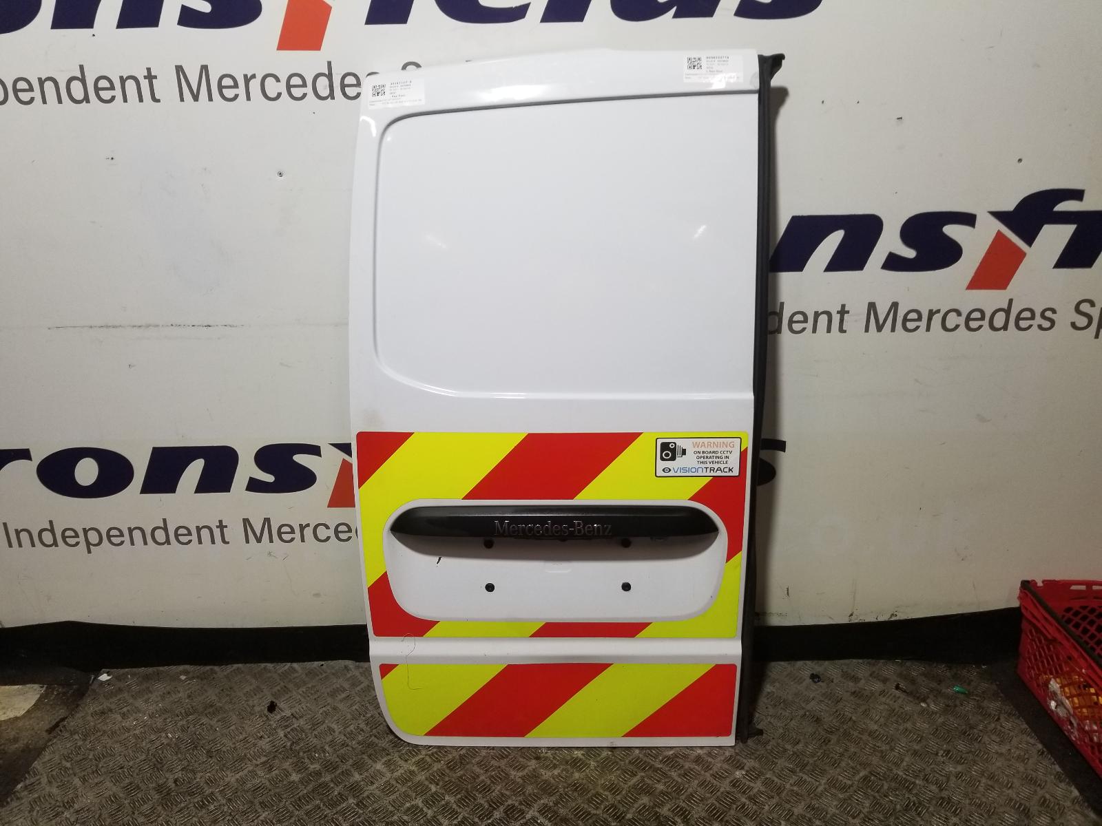 View Auto part L Rear Door Mercedes Vito 2021
