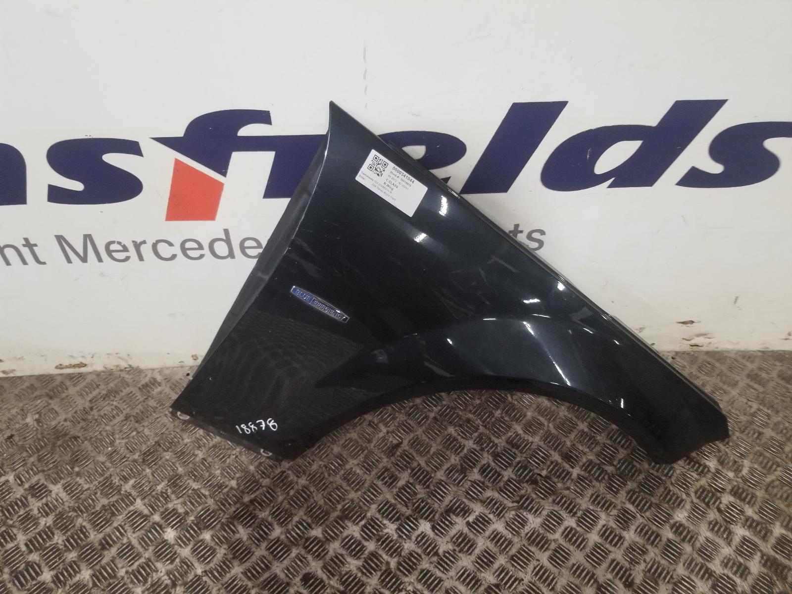 View Auto part R Wing Mercedes C Class 2012