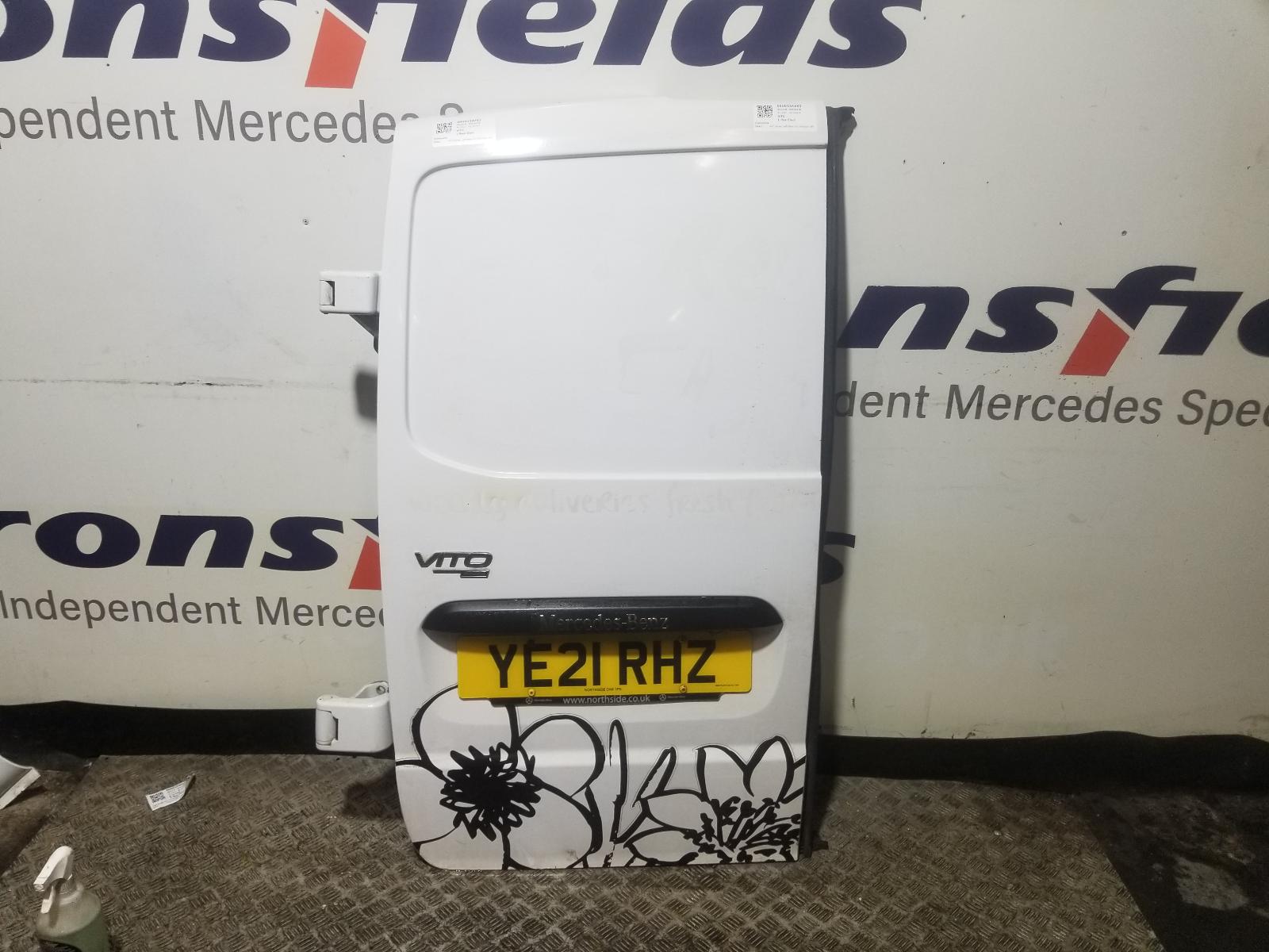View Auto part L Rear Door Mercedes Vito 2021