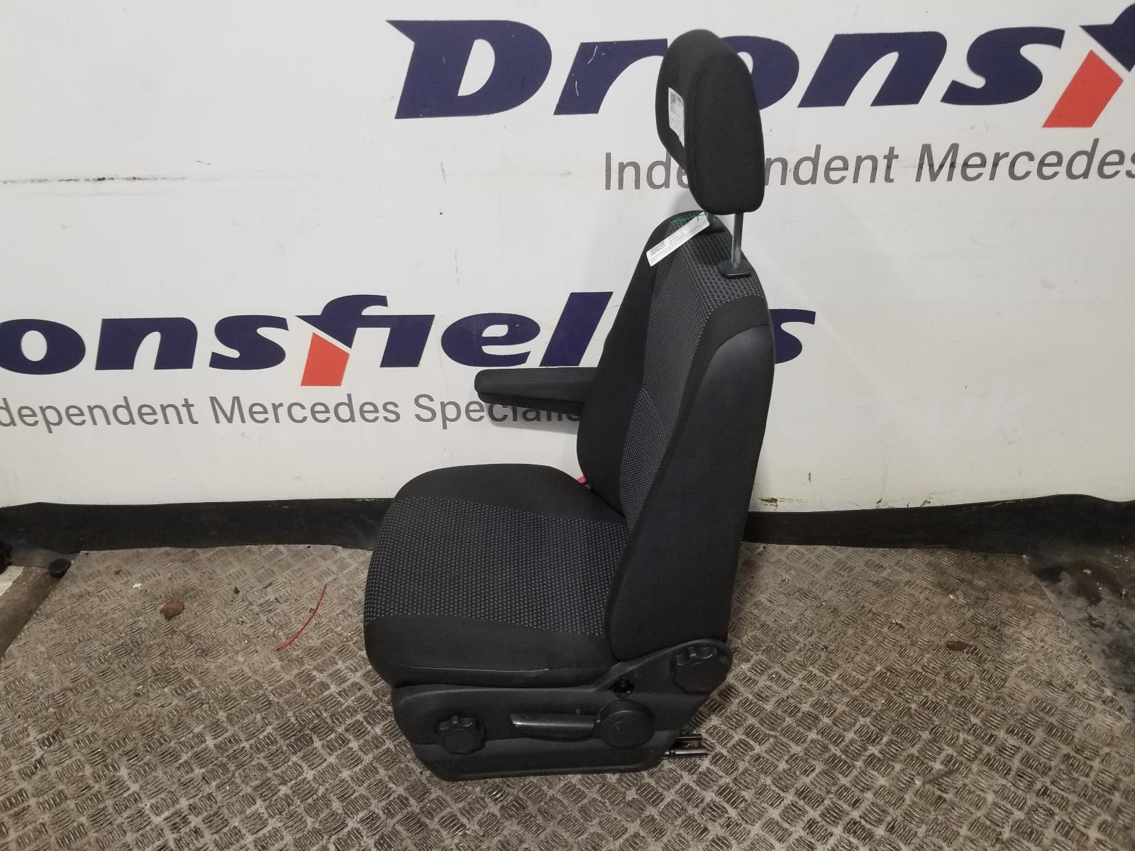 View Auto part Front Seat Mercedes Sprinter 2016