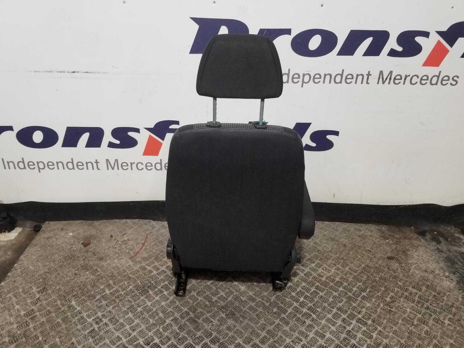 View Auto part Front Seat Mercedes Sprinter 2016