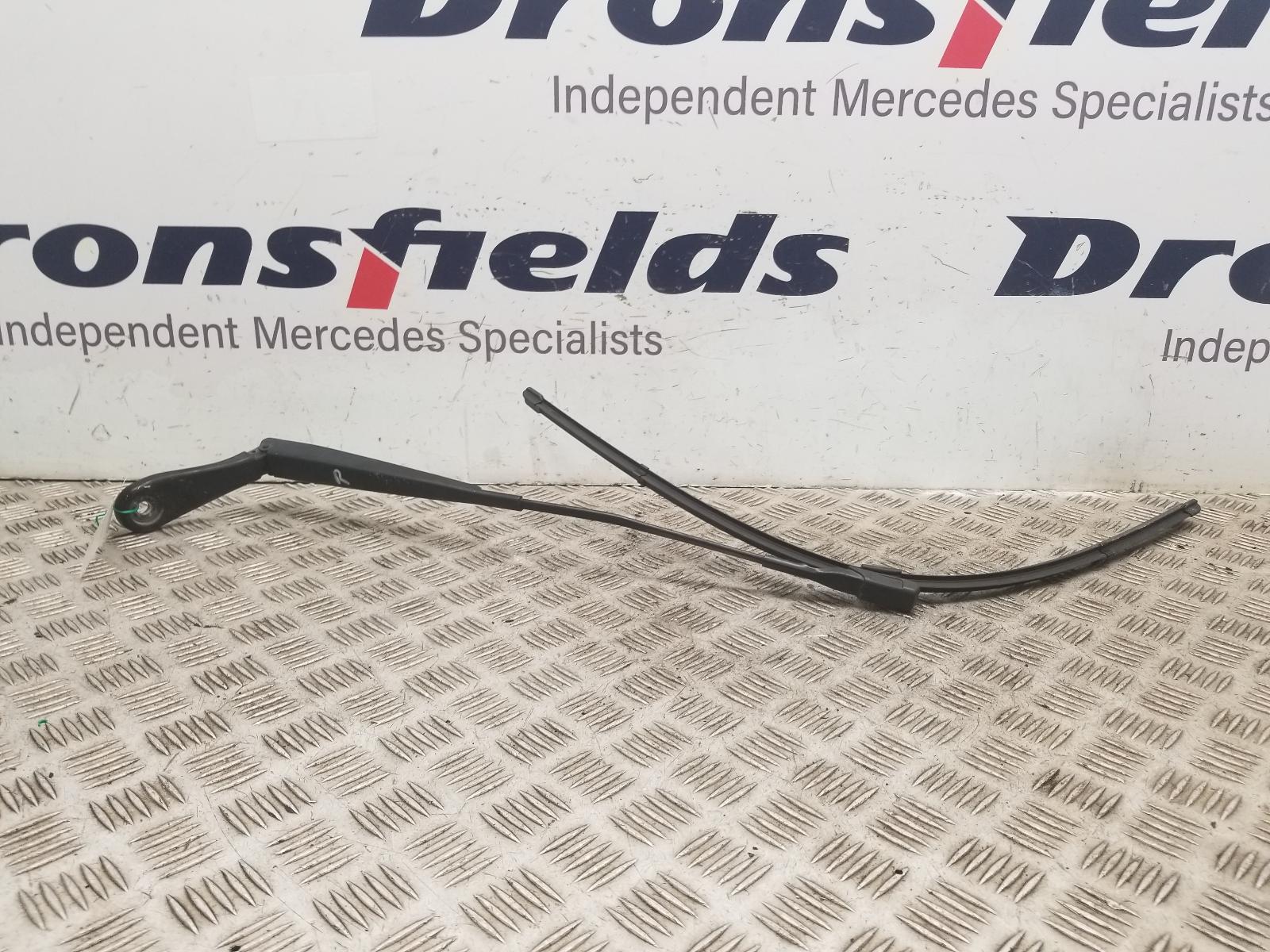 View Auto part Wiper Arm Mercedes Vito 2022