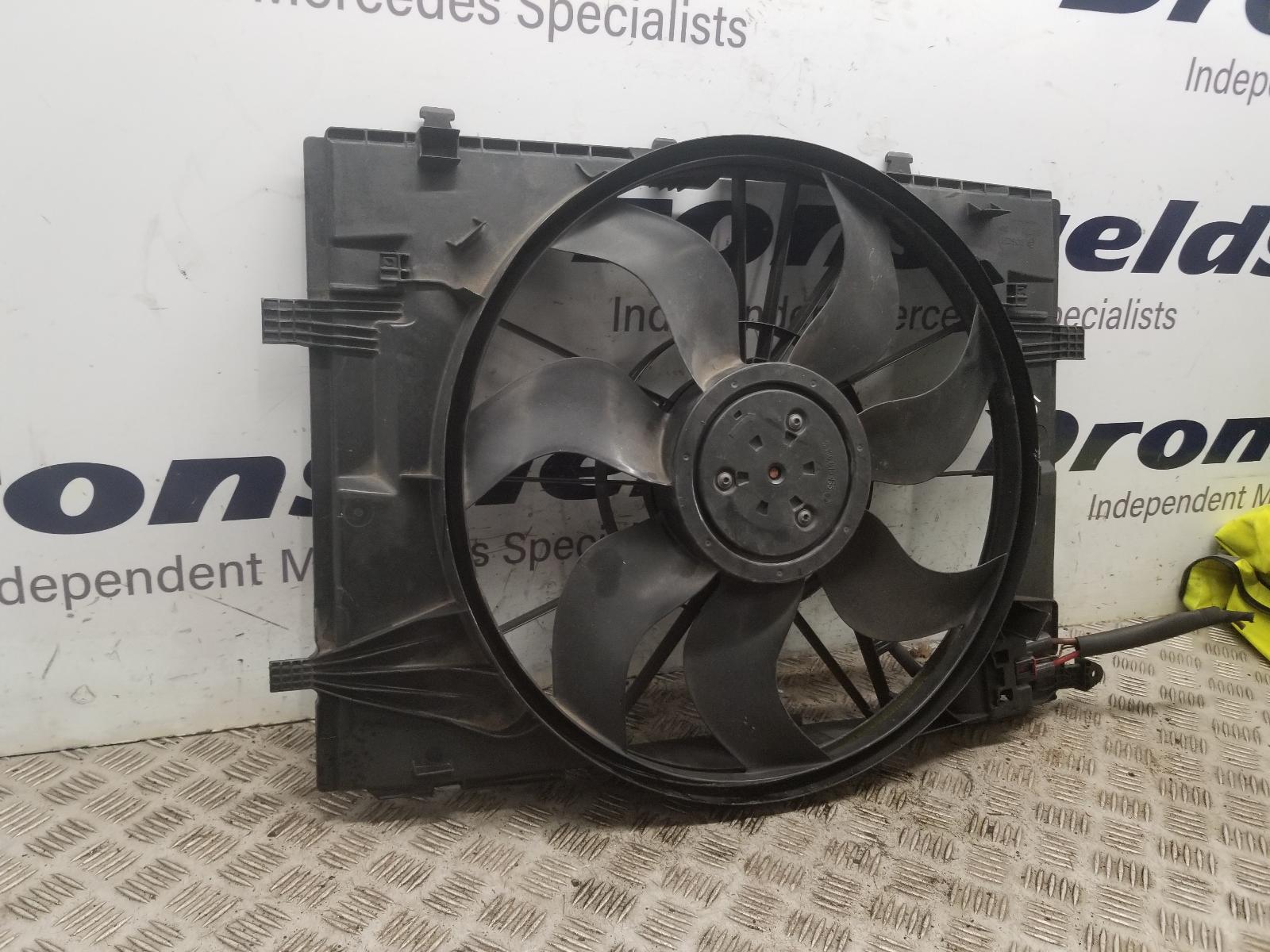 View Auto part Engine Cooling Motor Mercedes C Class 2016