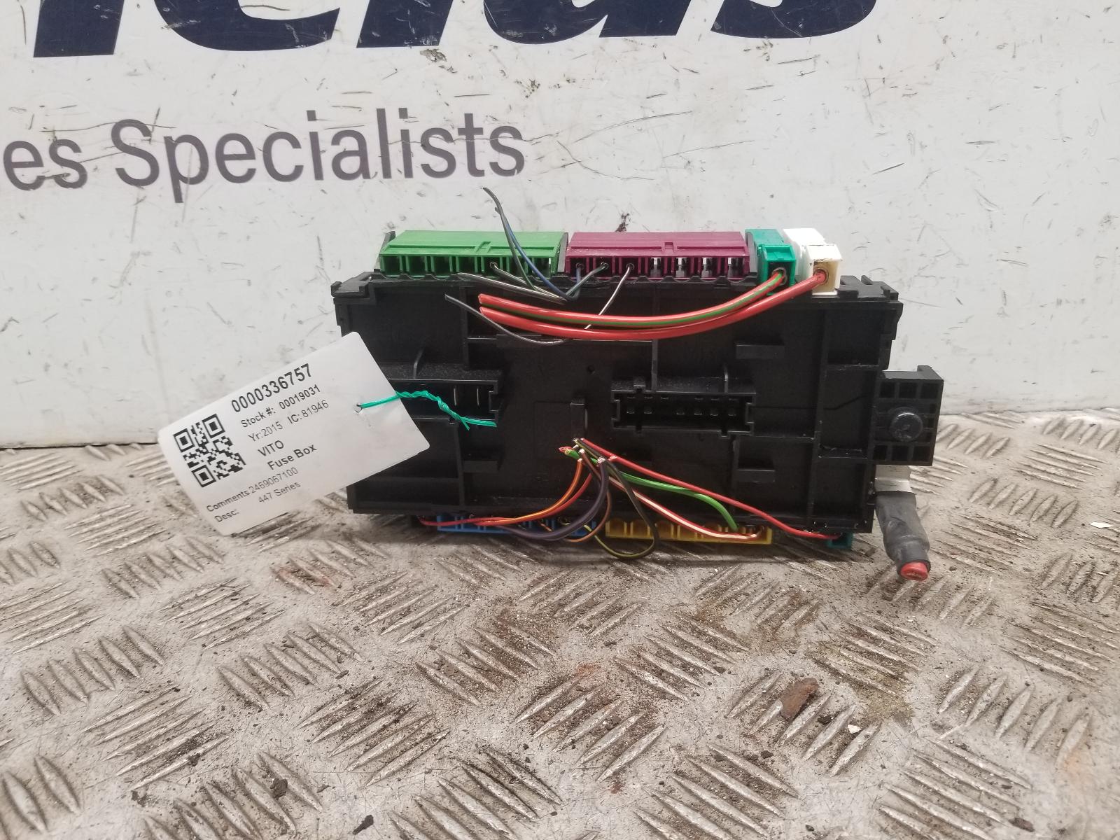 View Auto part Fuse Box Mercedes Vito 2015