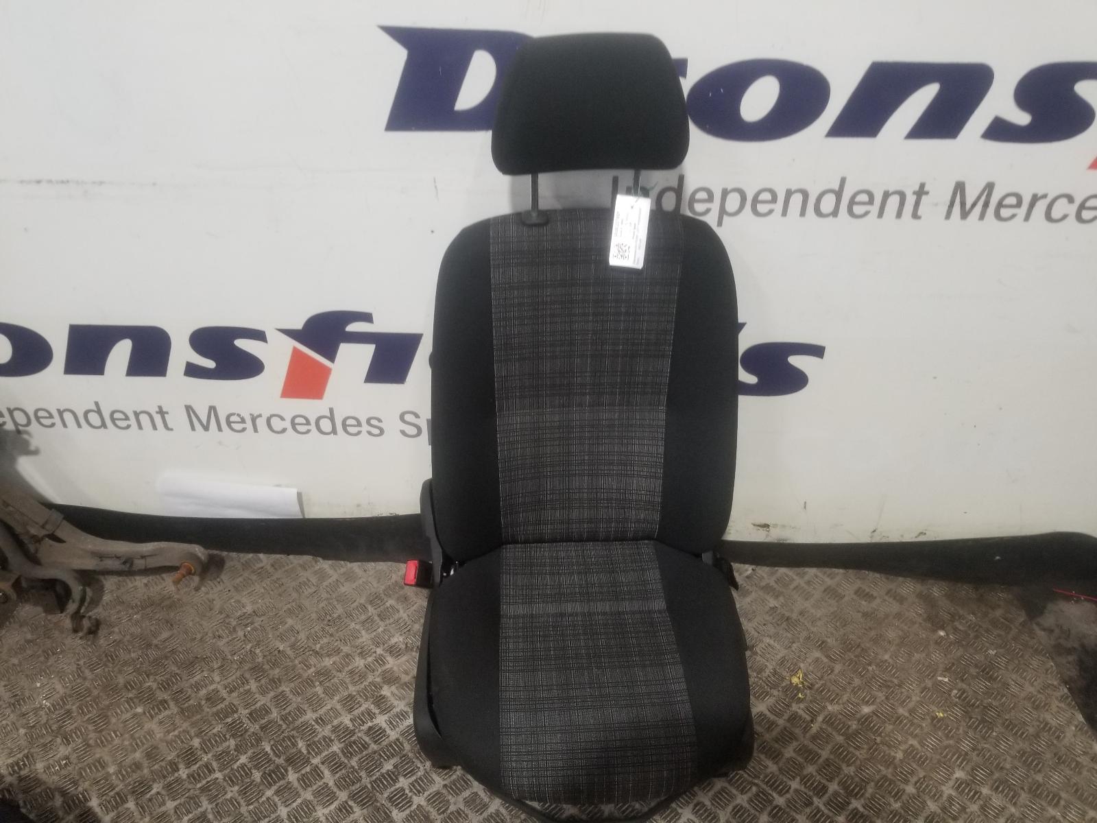 View Auto part Front Seat Mercedes Sprinter 2017
