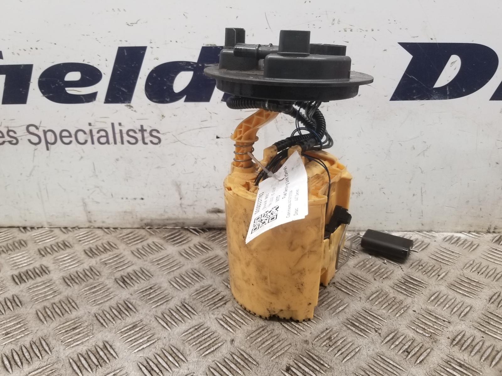 View Auto part Fuel Sending Unit Mercedes Vito 2022