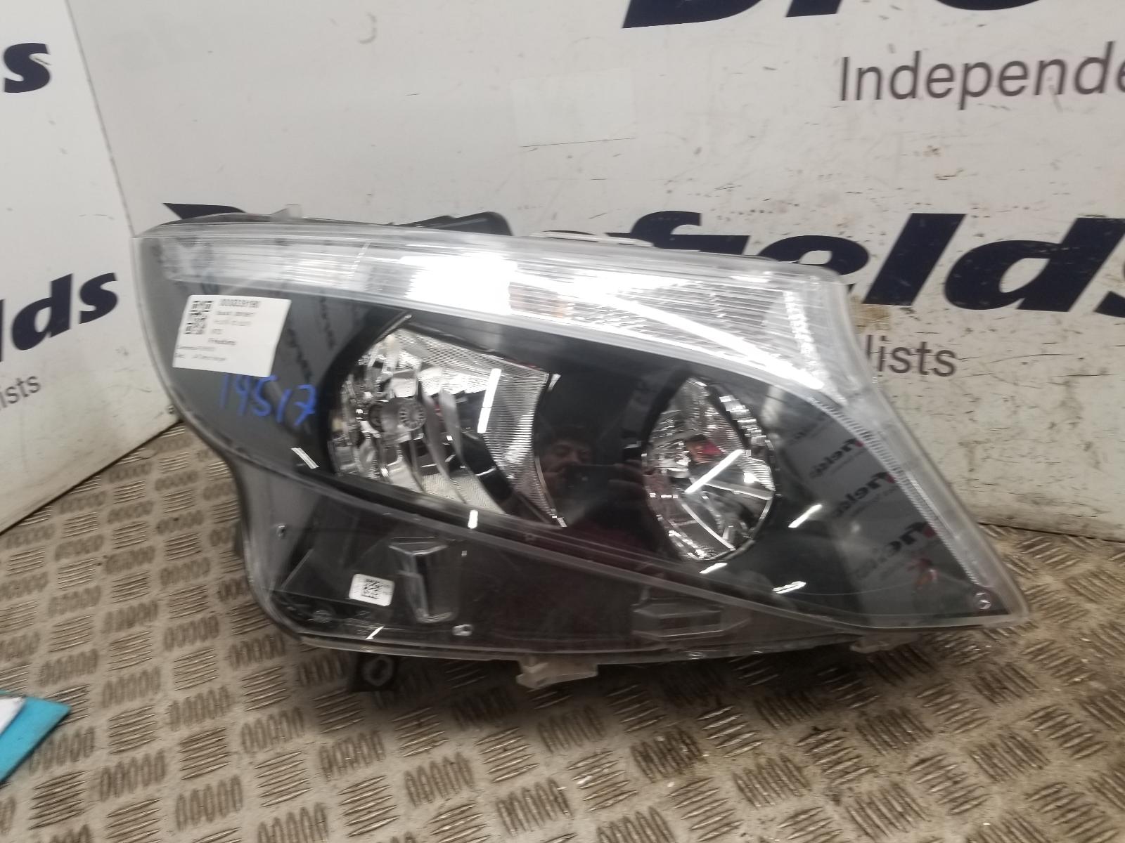 View Auto part R Headlamp Mercedes Vito 2019