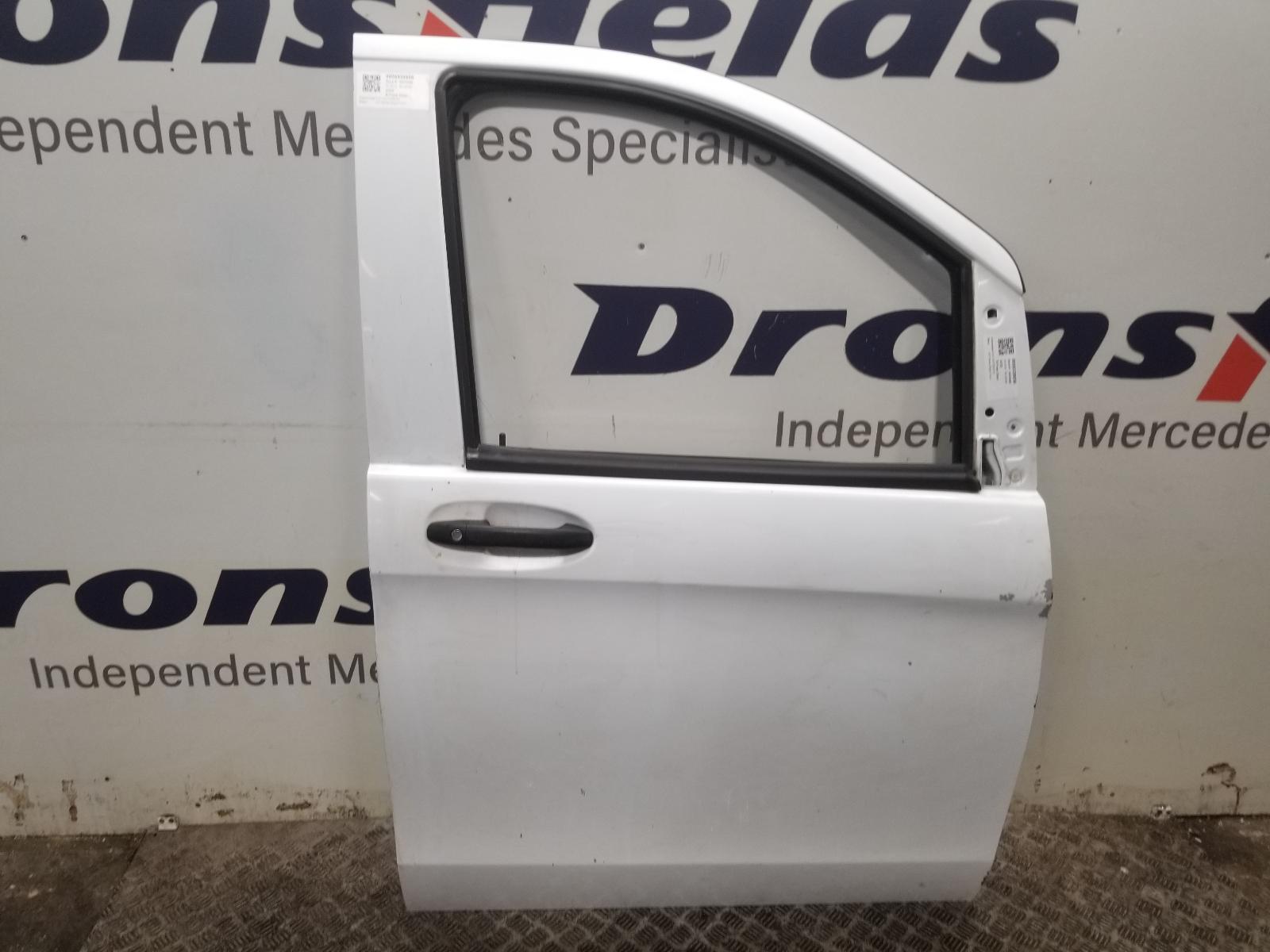 View Auto part R Front Door Mercedes Vito 2016