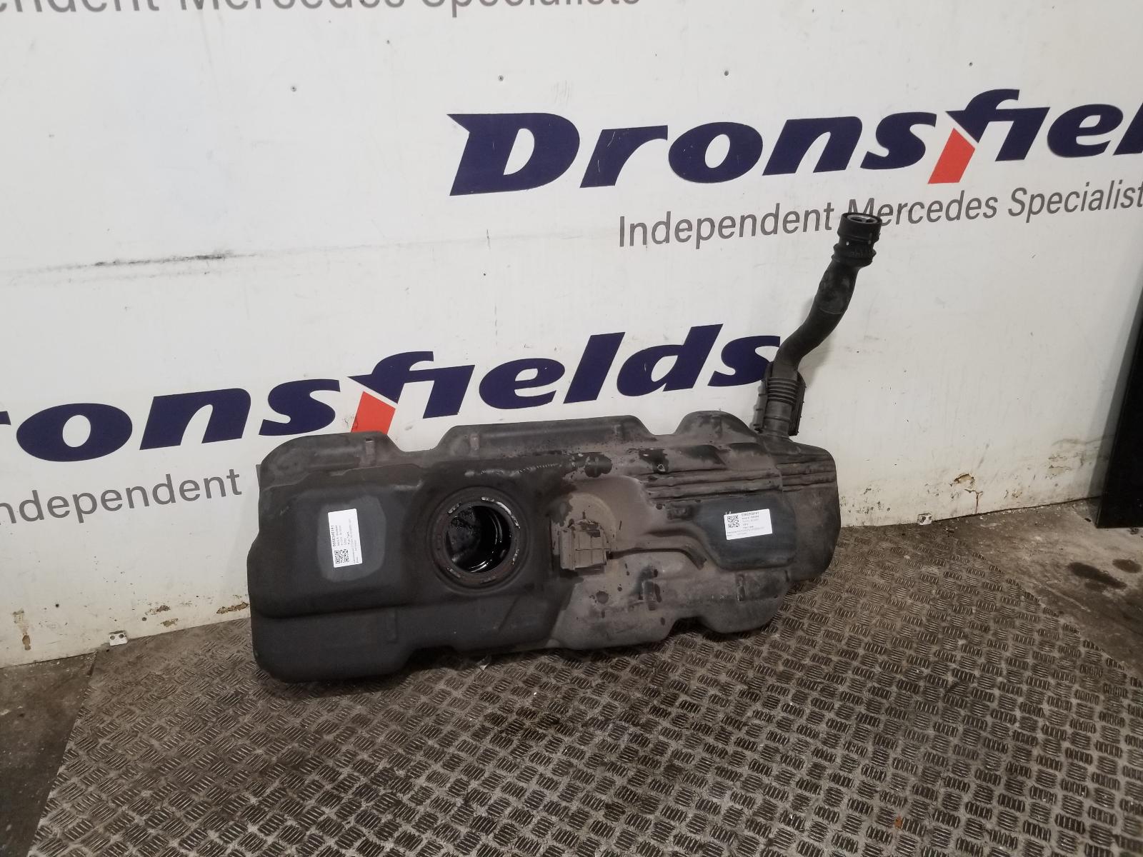 View Auto part Fuel Tank Mercedes Vito 2018