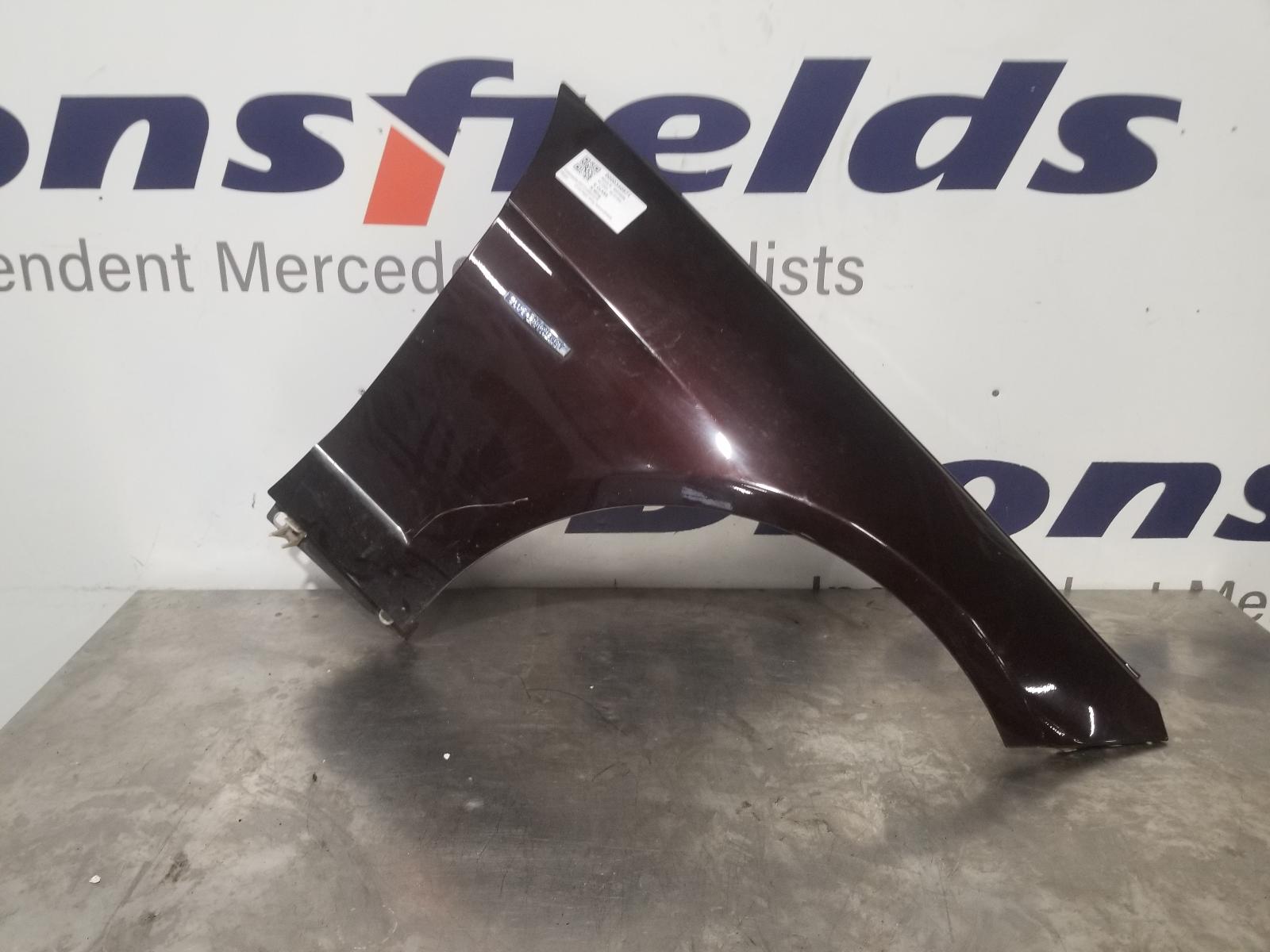 View Auto part R Wing Mercedes E Class 2009