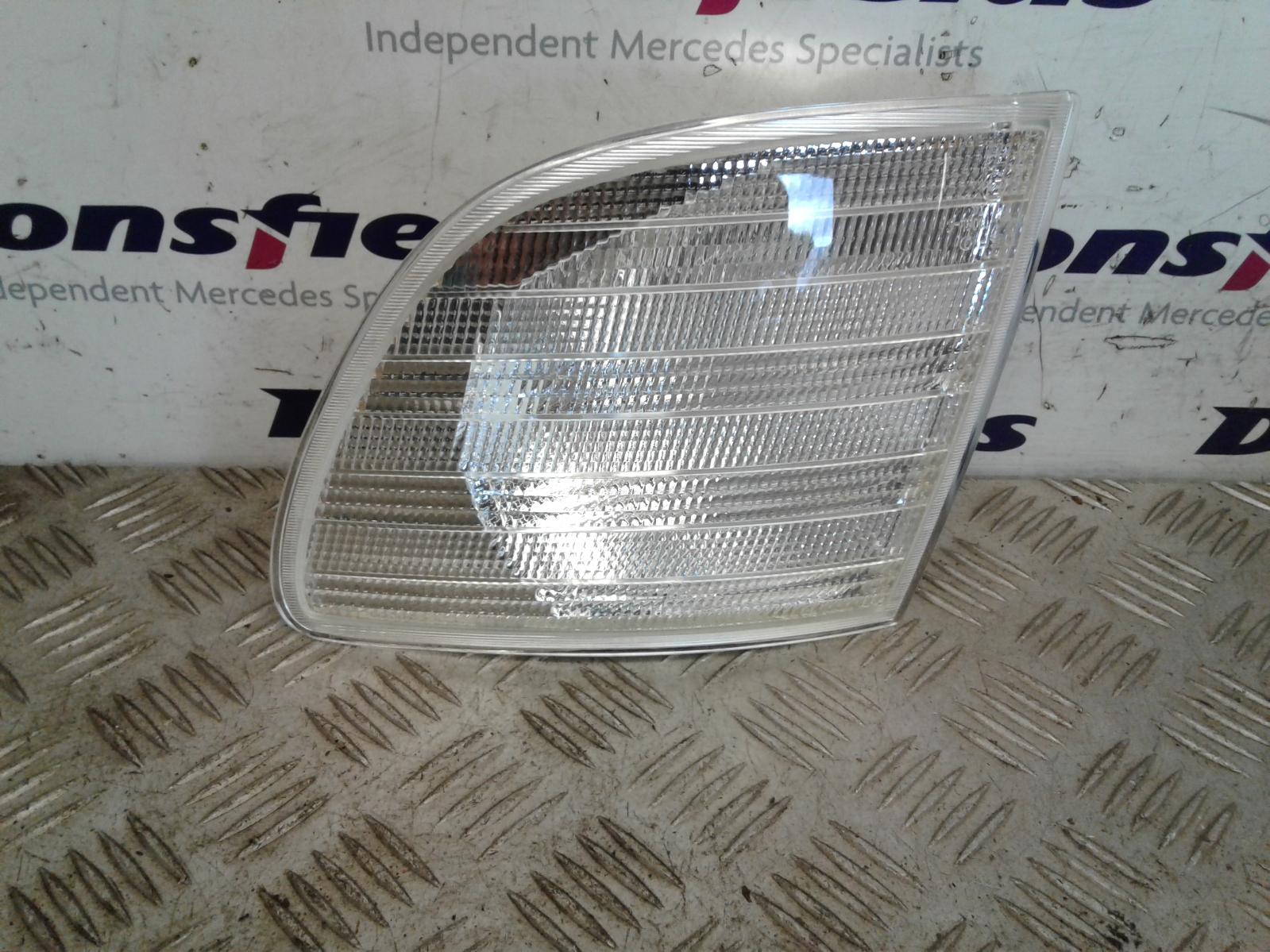 View Auto part L Indicator Light Mercedes Vito 1900