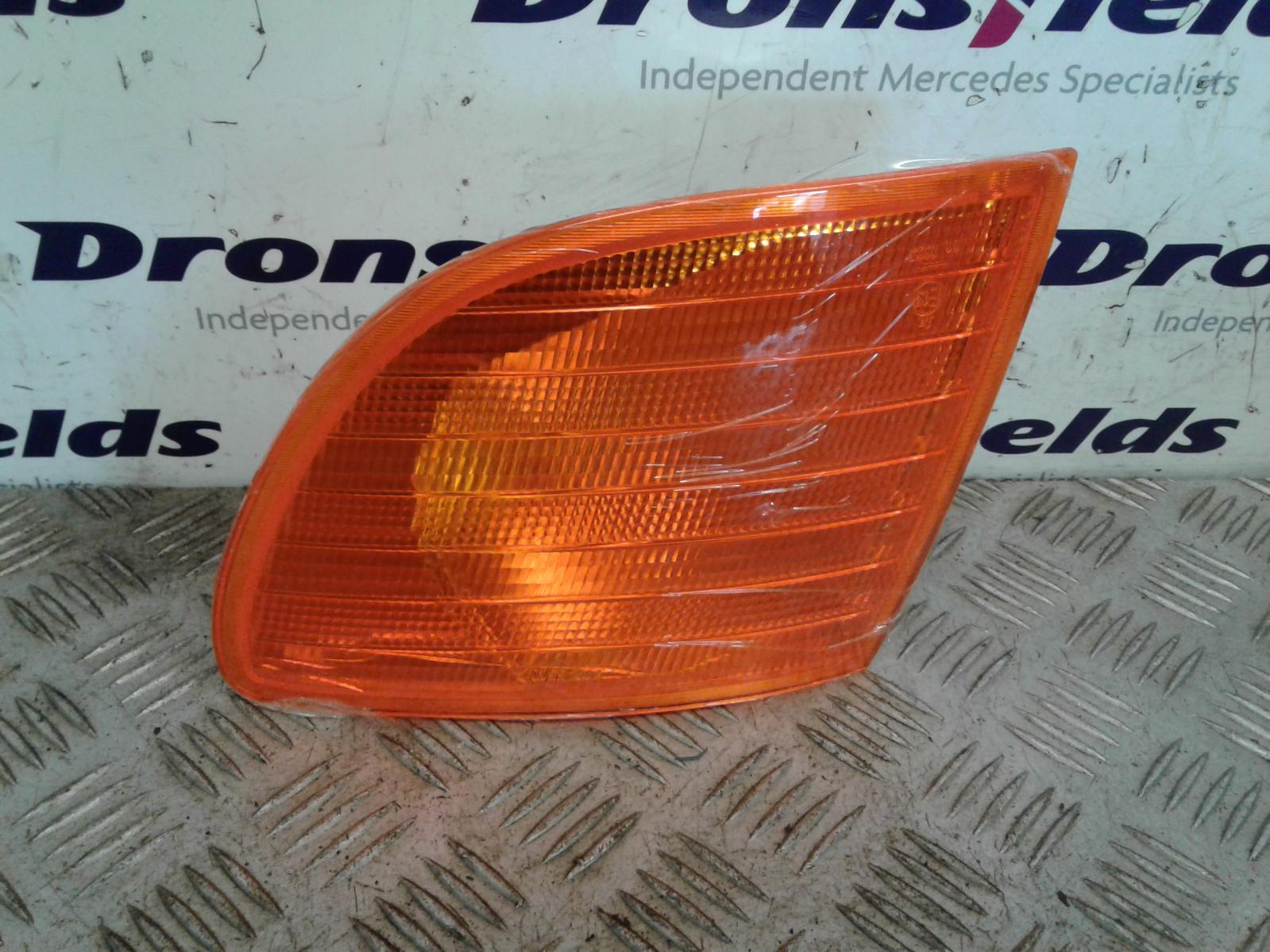 View Auto part L Indicator Light Mercedes Vito 1900