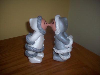 Eskimos Bride and Groom Wedding Cake Topper