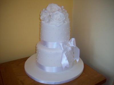 White Pearls and Roses Wedding Cake