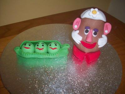 Mrs Potatoe Head and Peas Cake Topper