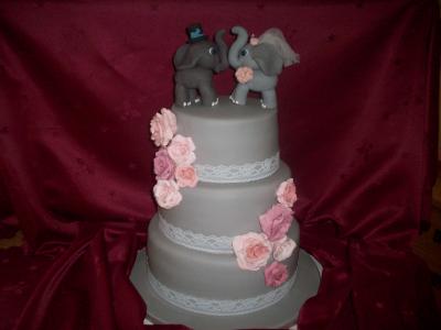 Elephants Bride and Groom Wedding Cake