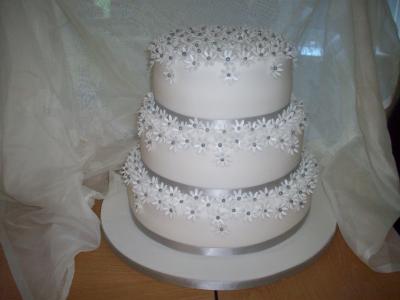 Daisy Wedding Cake