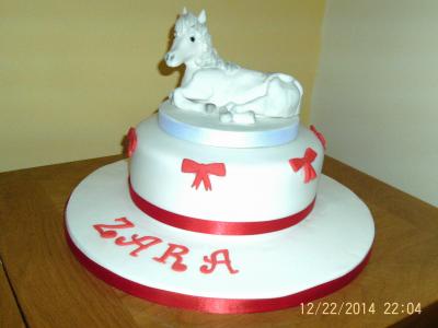 White Elegant Horse Cake
