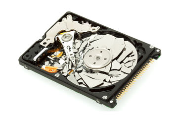 Distruzione hard disk dettaglio