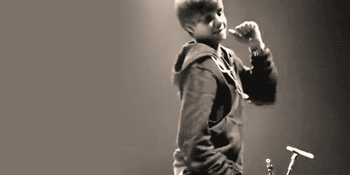 https://s3-eu-west-1.amazonaws.com/ee-elleuk/Bieberdance.gif