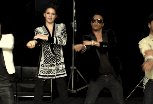 https://s3-eu-west-1.amazonaws.com/ee-elleuk/kendall-jenner-dance-moves-1.gif