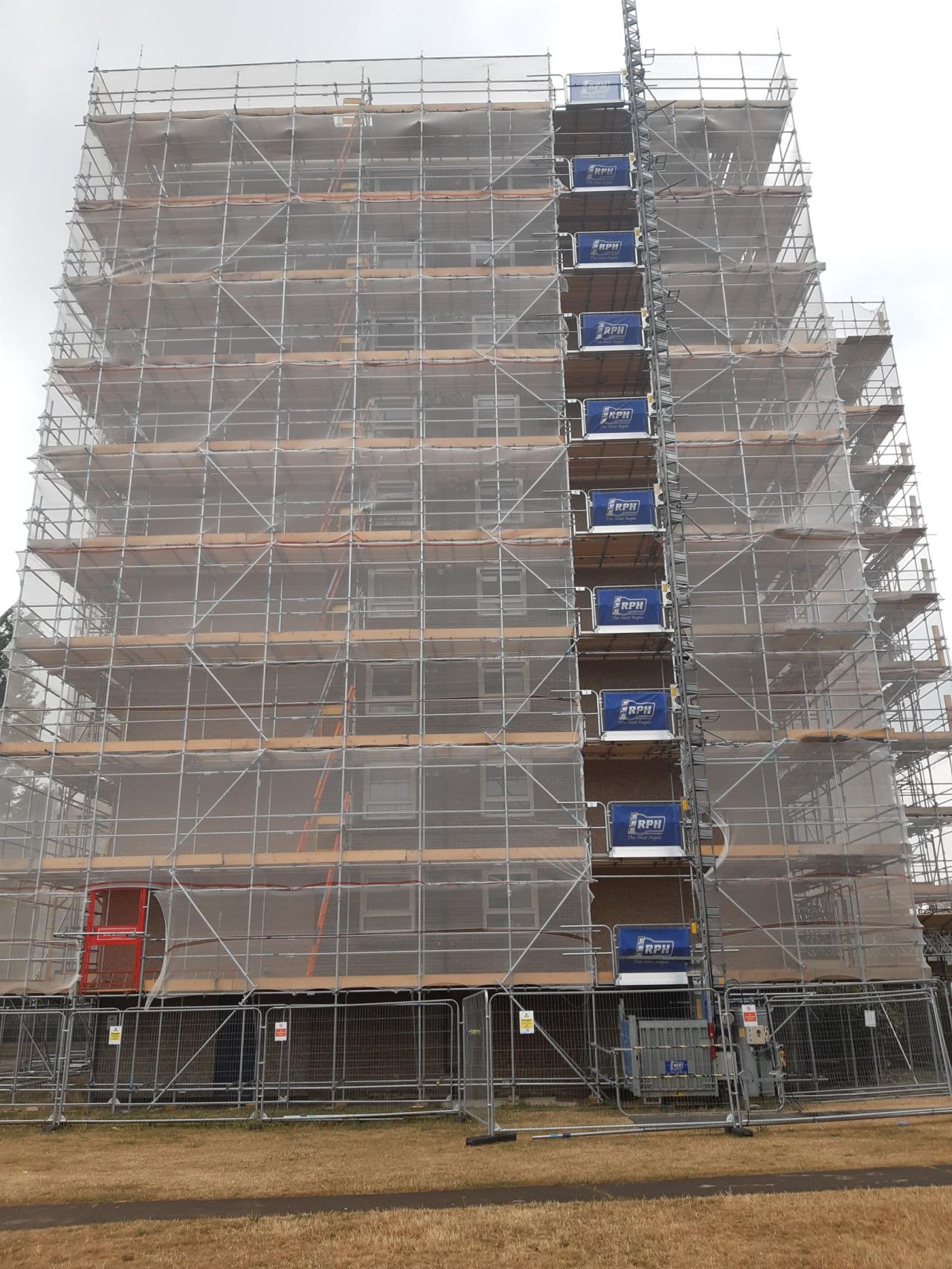 Scaffolding erected ahead of schedule! Havant Towers EQUANS UK & Ireland Places