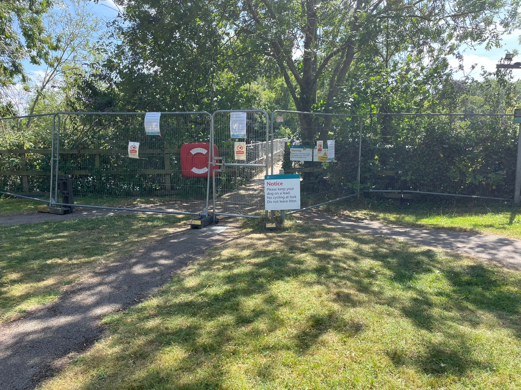 Photo of closed entrance