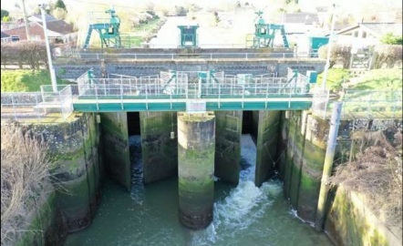 Image showing mitre gates, or pointing doors, on the River Glen