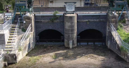 Image showing sluice gates on the River Glen