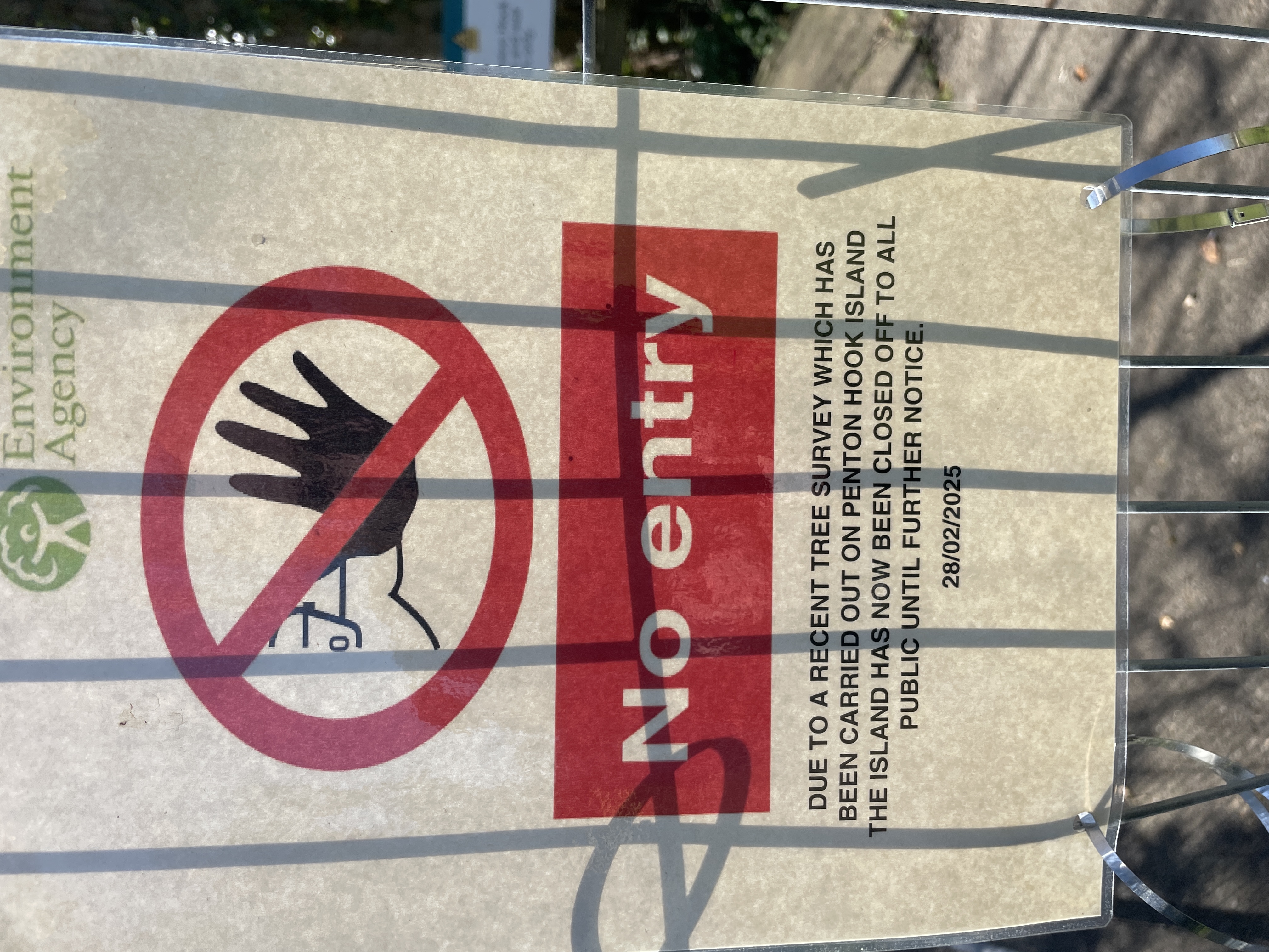 No entry sign which reads: Due to a recent tree survey which has been carried out on Penton Hook Island the island has now been closed off to all public until further notice. The sign is dated 28/02/2025.