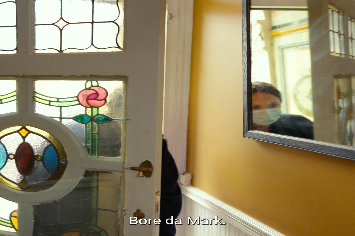 Gweithiwr Gofal Cartref