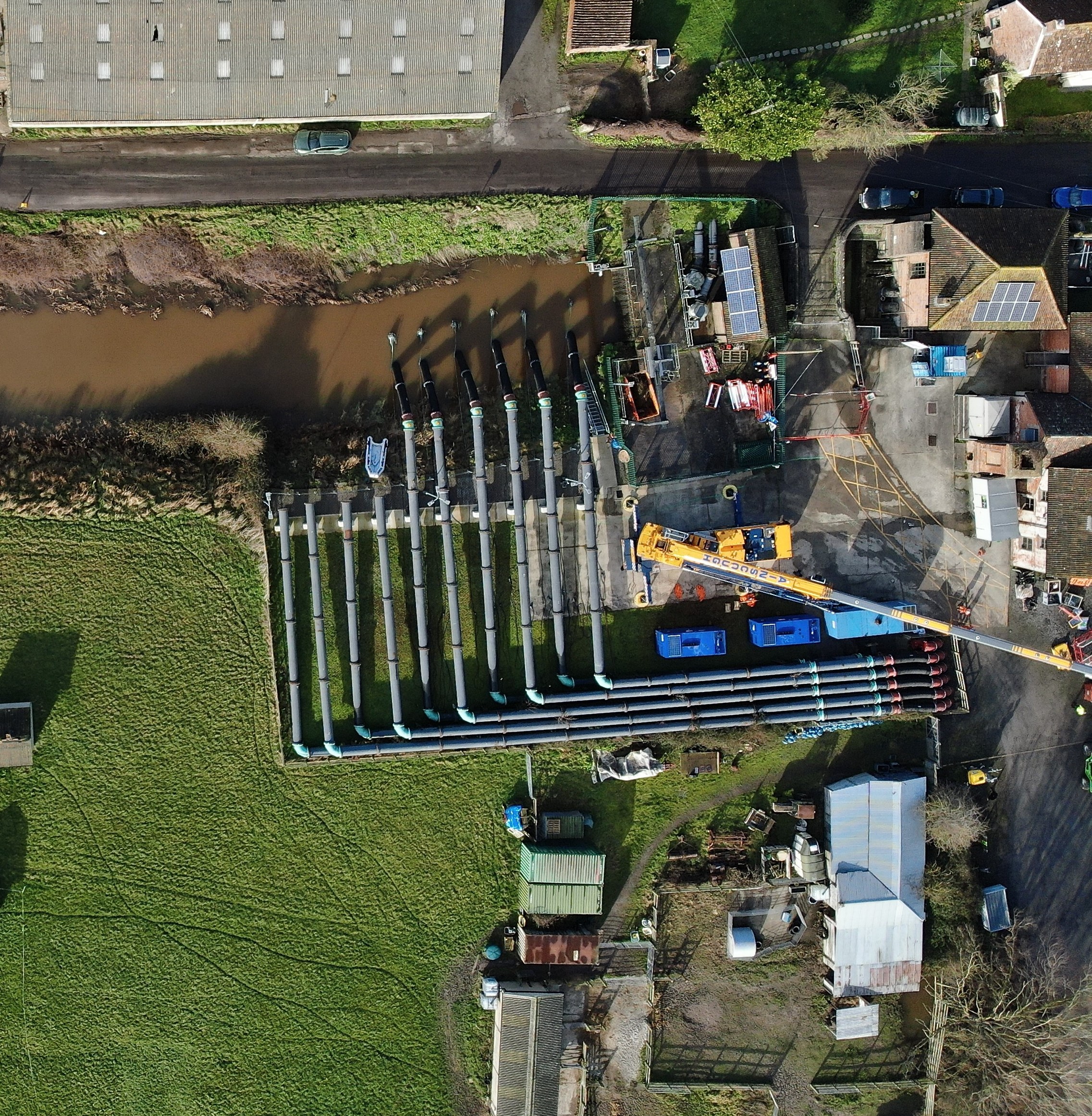 Aerial photo showing temporary pumps installed next to Northmoor Pumping Station