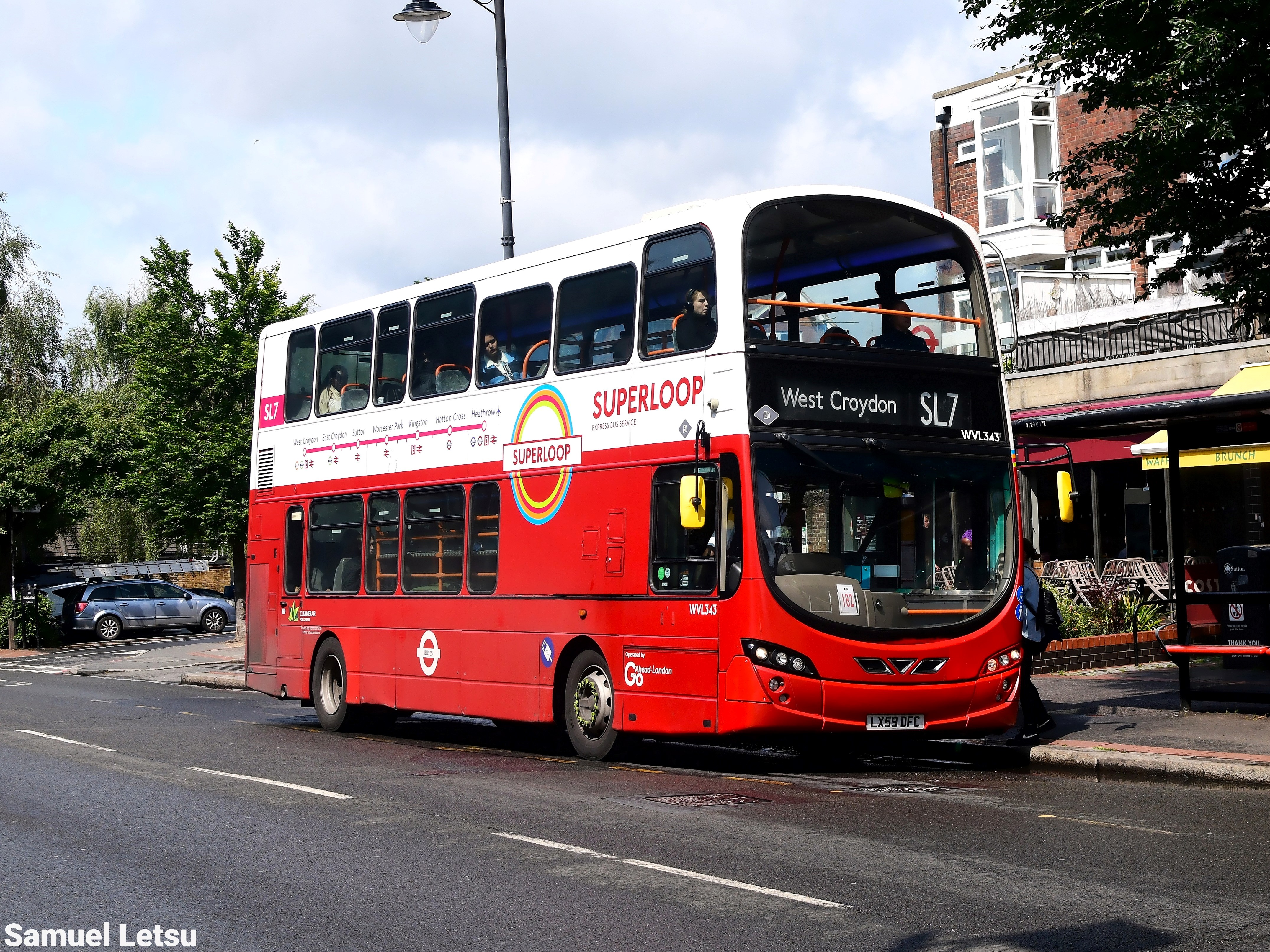 Image of SL7 Bus on Carshalton High Street