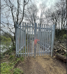 photo of the fencing that is temporarily closing off the bridge