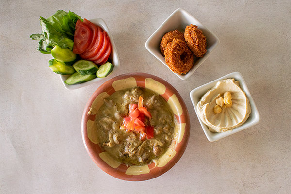 منقوشة و زعتر
