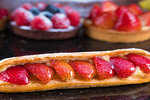 Strawberry Eclair  بول restaurant 